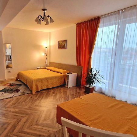 Domus Magistrae Appartement Boekarest Buitenkant foto