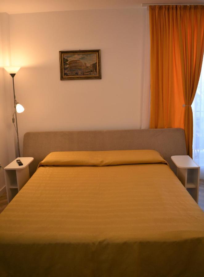Domus Magistrae Appartement Boekarest Buitenkant foto
