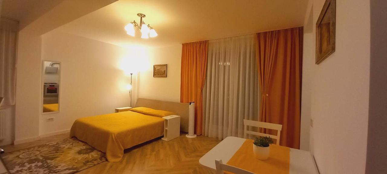Domus Magistrae Appartement Boekarest Buitenkant foto