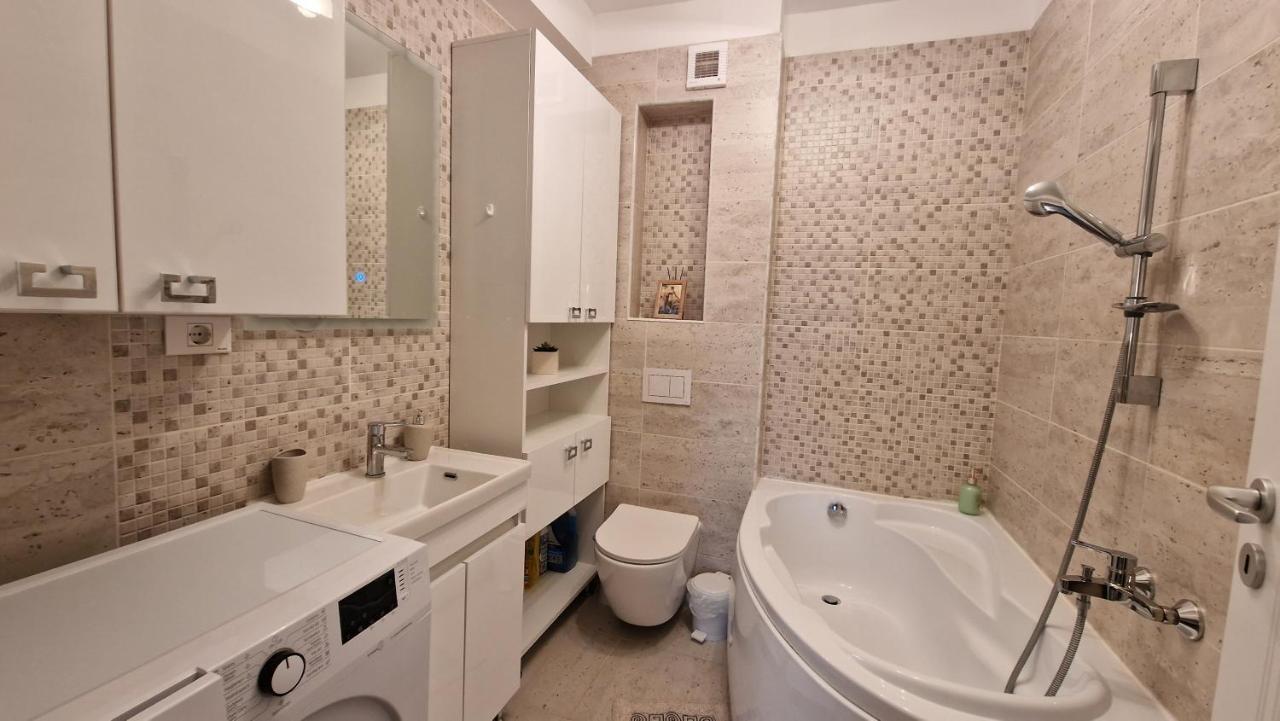 Domus Magistrae Appartement Boekarest Buitenkant foto