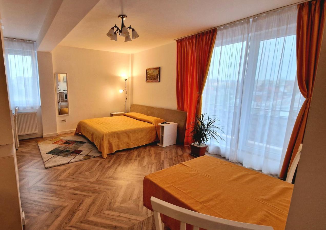 Domus Magistrae Appartement Boekarest Buitenkant foto
